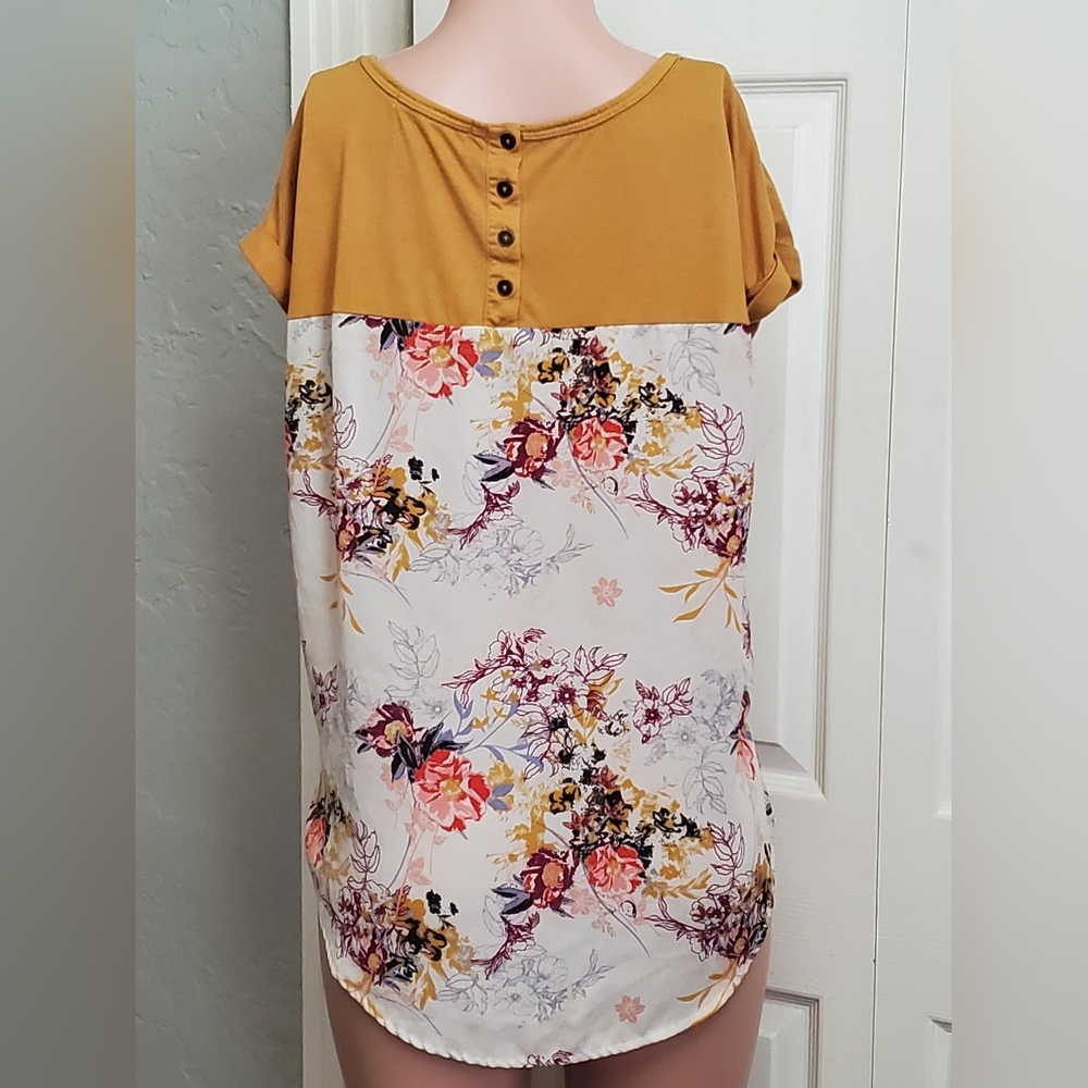 Blouse - Picture 2 of 2